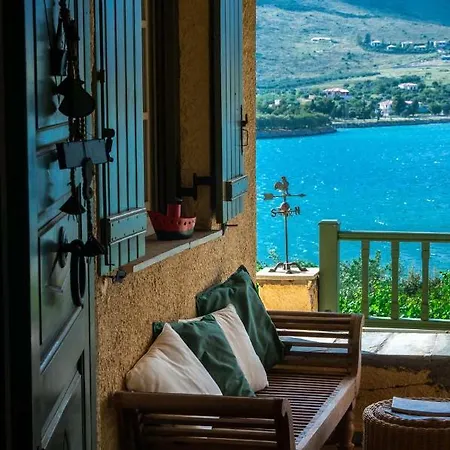 Aphrodite's Coast Retreat House! Galaxidi
