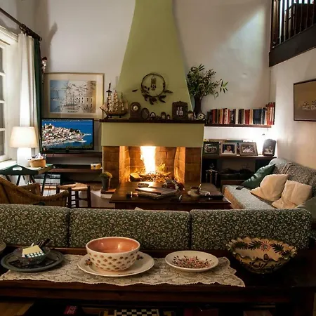 Aphrodite's Coast Retreat House! 아파트